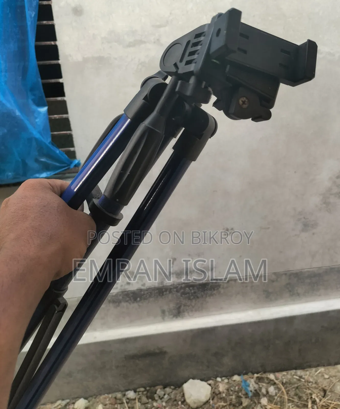 মোবাইলে ভিডিও করা স্ট্যান্ড