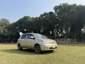 টয়োটা রাউম ২০০৪ বেইজ