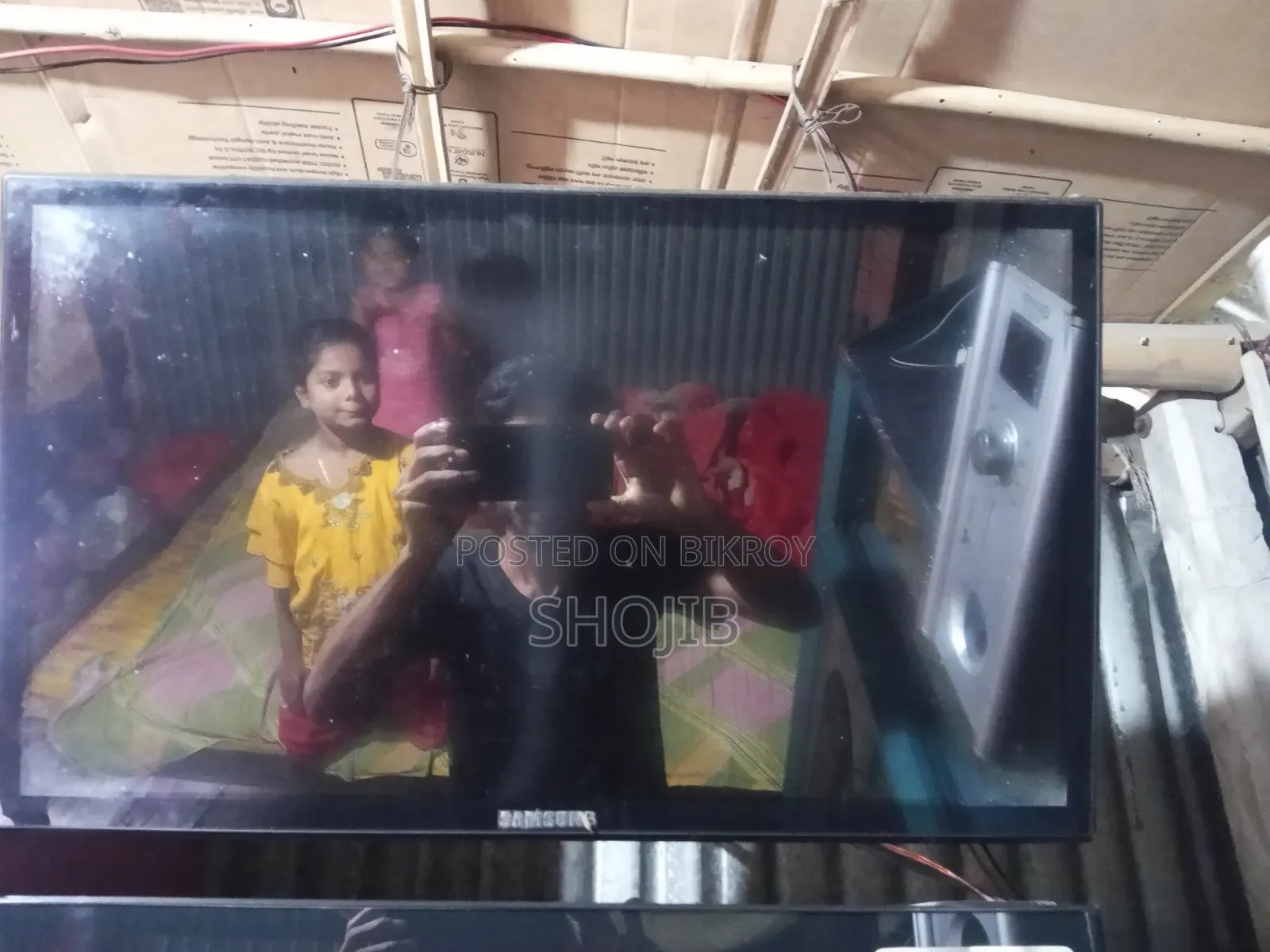 Tv মনিটর বিক্রয় করা হবে।