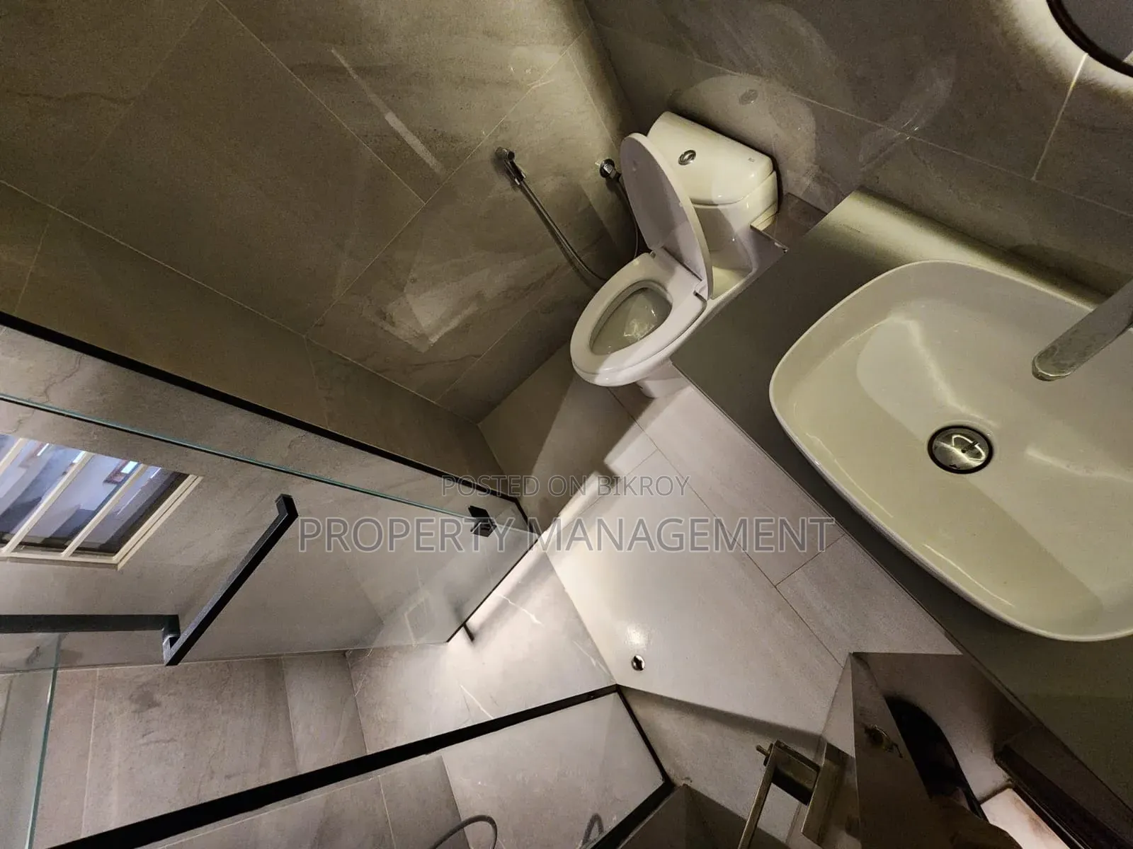 Furnished 4-Bedroom Apartment in a Renowned Company, Gulshan for Rent