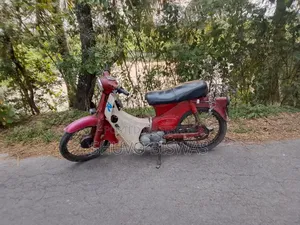 Honda 1975 Red