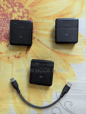 এই ওয়ারলেস মাইক্রোফোনটা বিক্রি হবে।