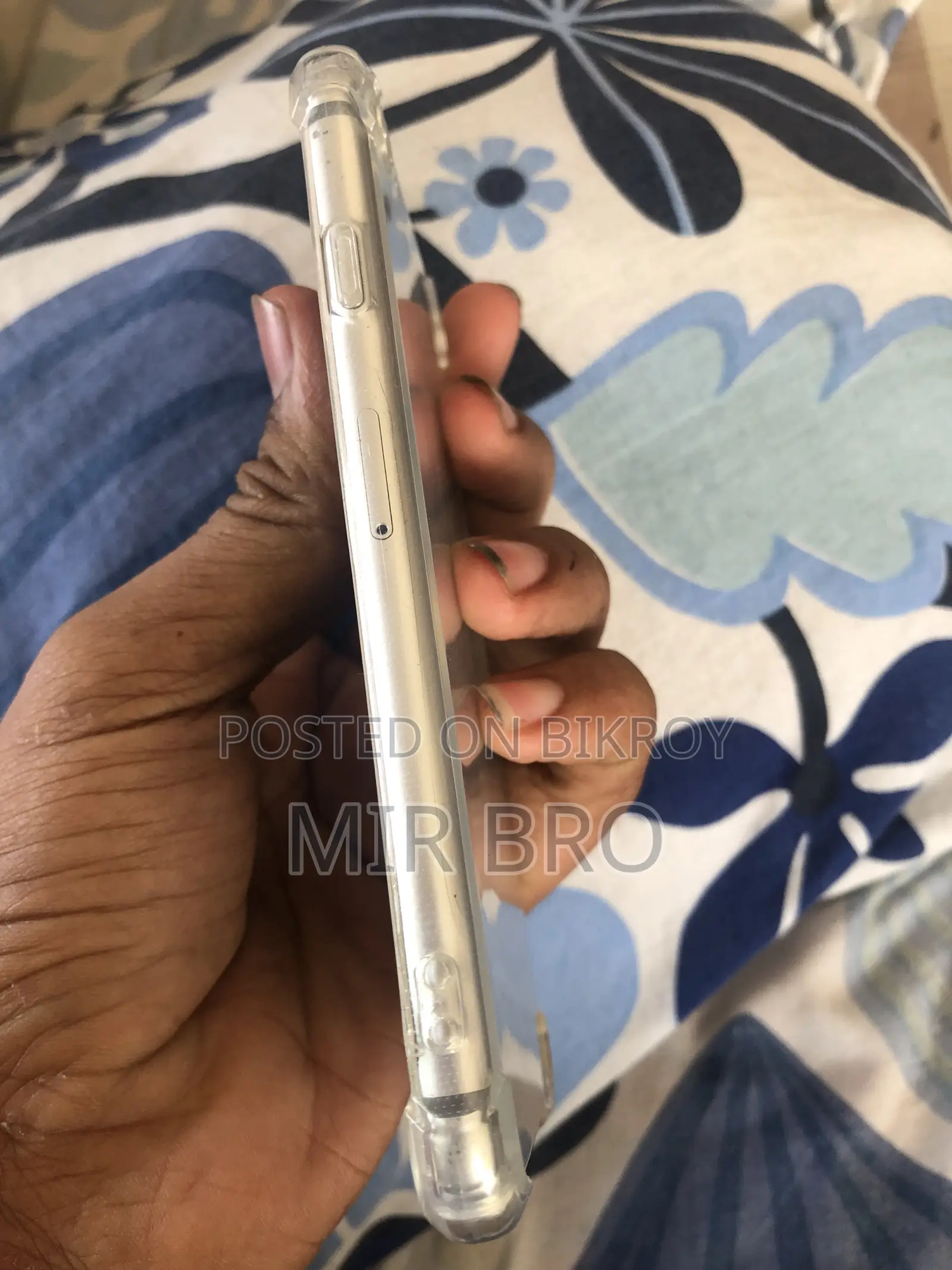 অ্যাপল আইফোন ৬ ৬৪ জিবি সিলভার