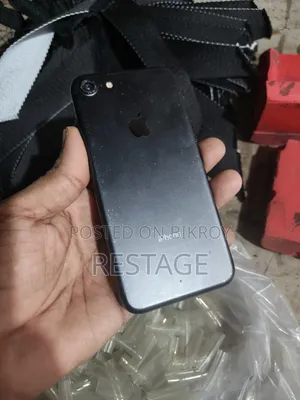 Apple iPhone 7 32 GB Black