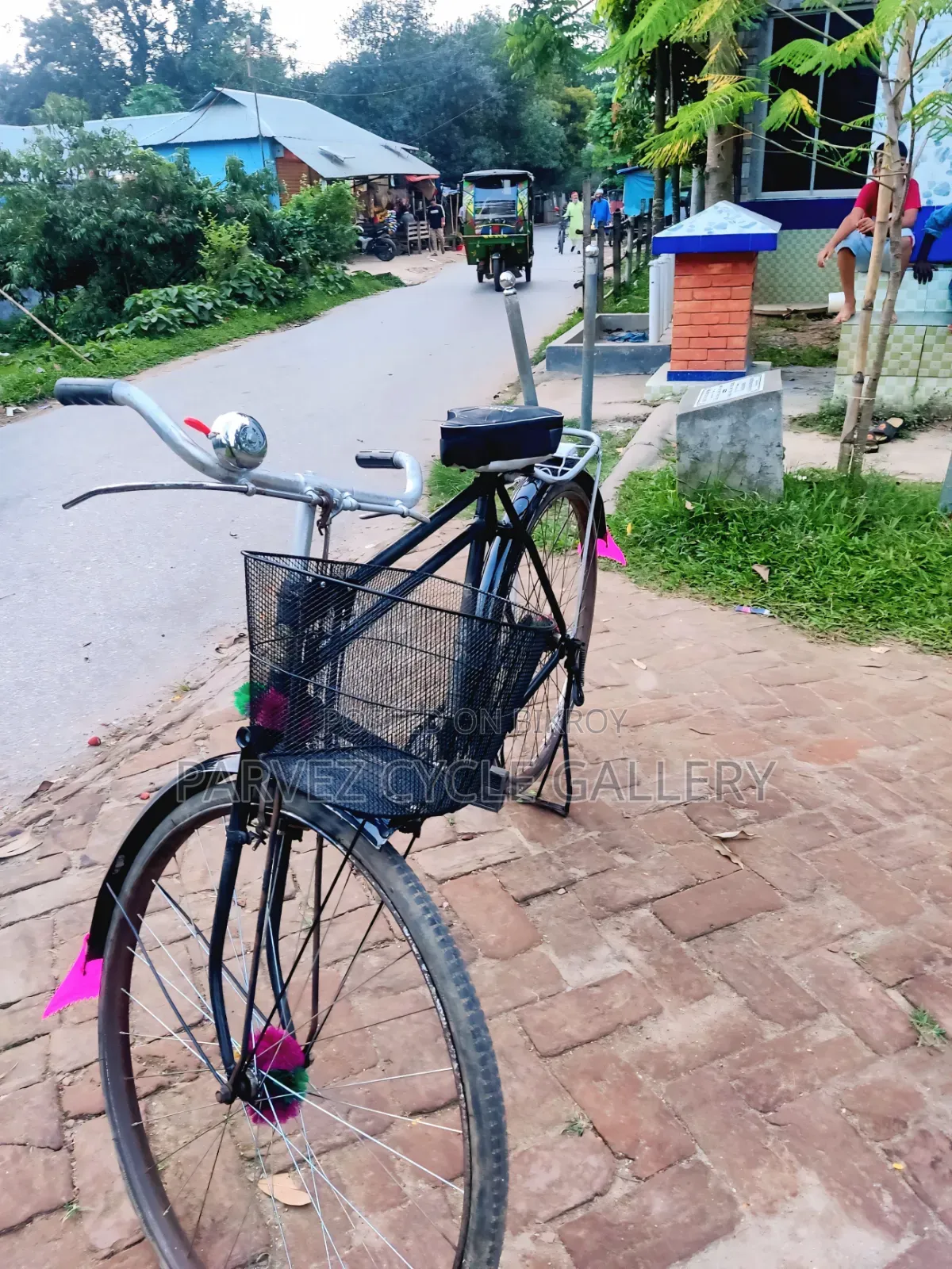 Phoenix 28" Bicycle | New Front Basket & Mudguard | Fully Serviced