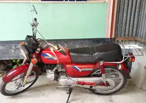Honda 1998 Red