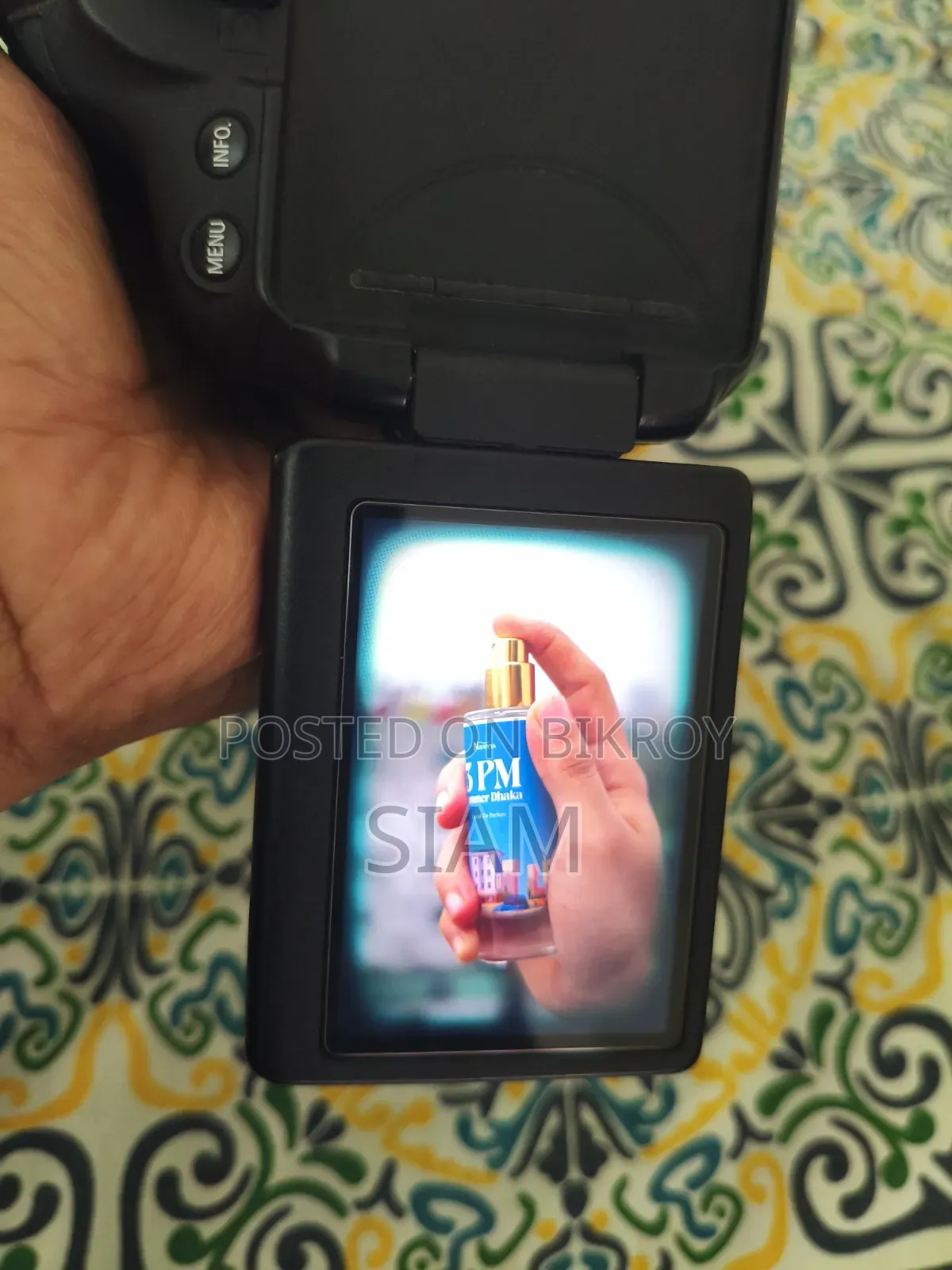 Canon Kiss I7 (Japanese) DSLR Camera