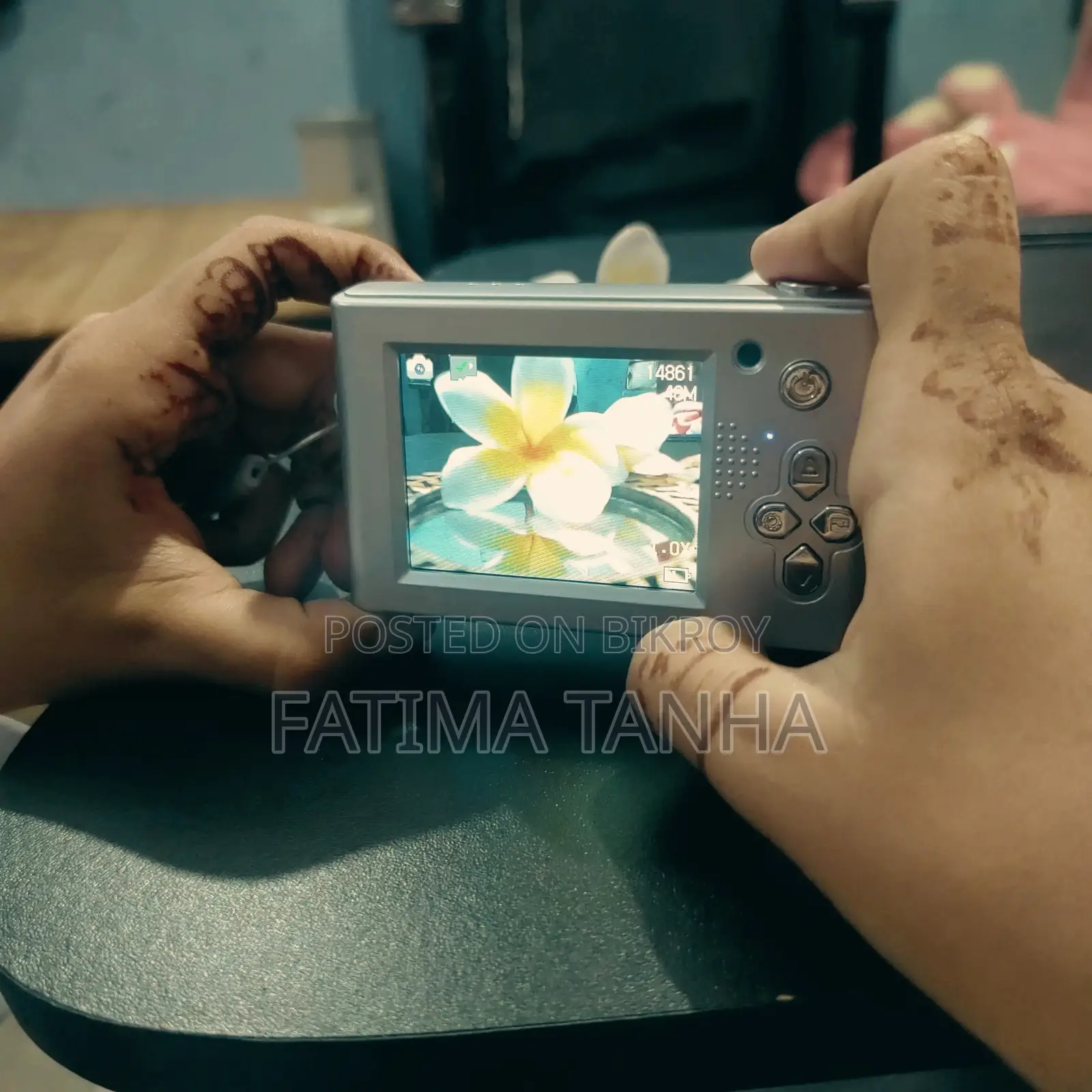 Retro Camera (Color: Gray)