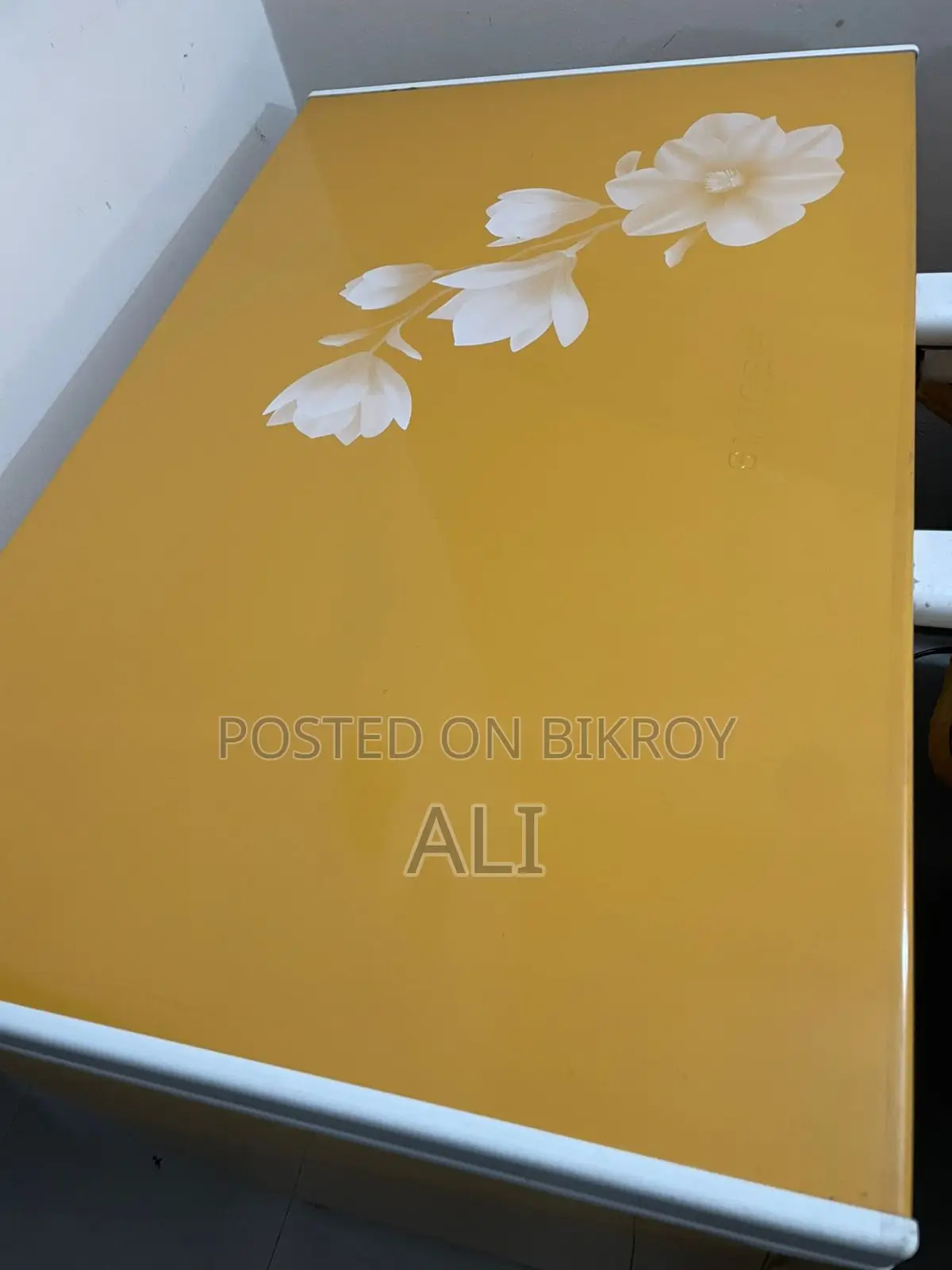 Singer Chest Freezer | 200 L | Yellow