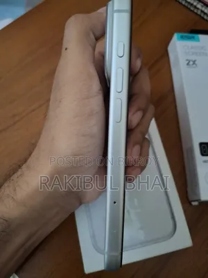 অ্যাপল আইফোন ১৭ প্রো ২৫৬ জিবি সিলভার