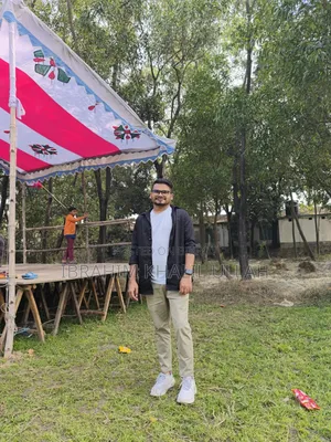 চাকরী প্রয়োজন।