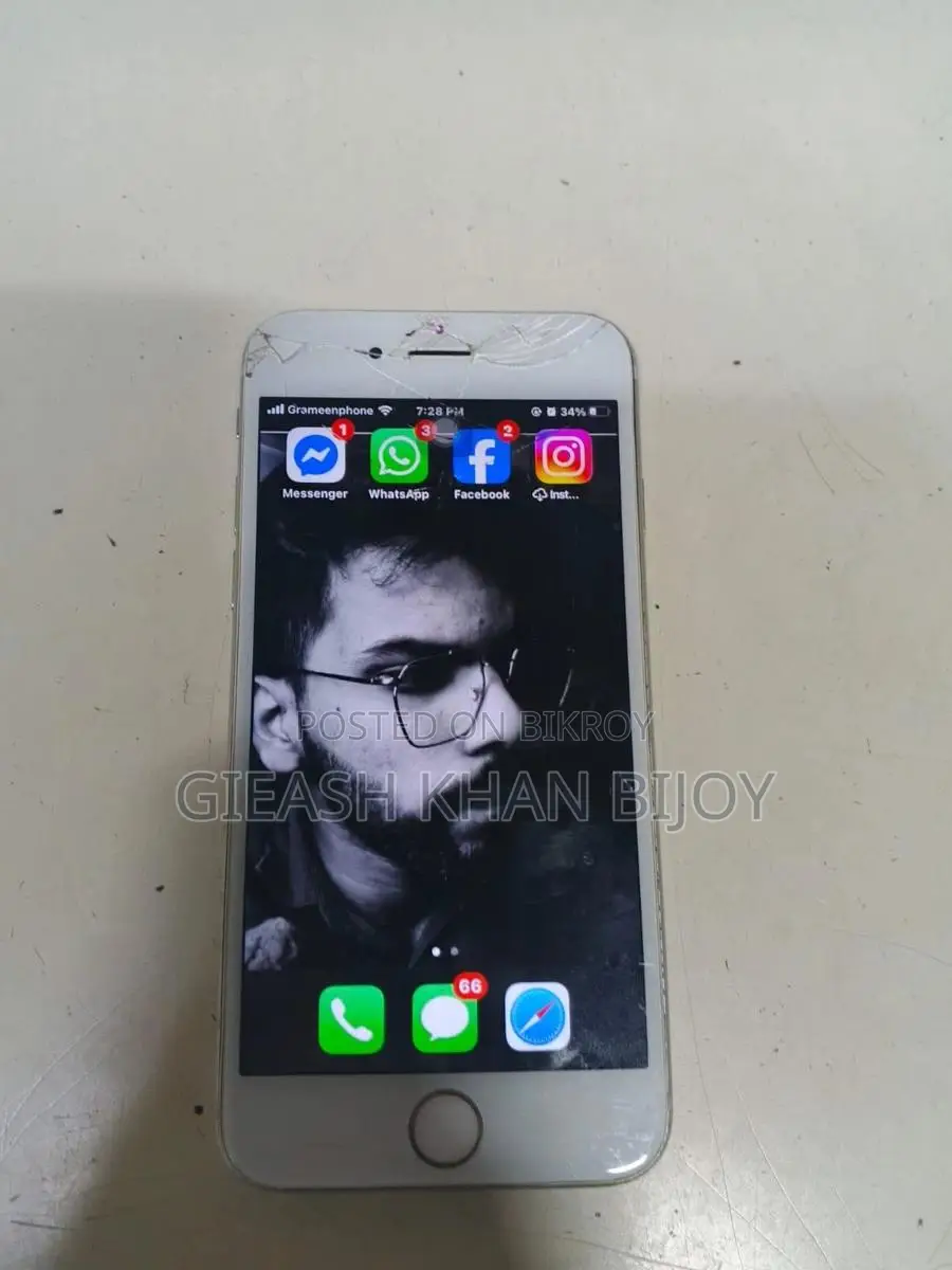 Apple iPhone 6S . (Used)