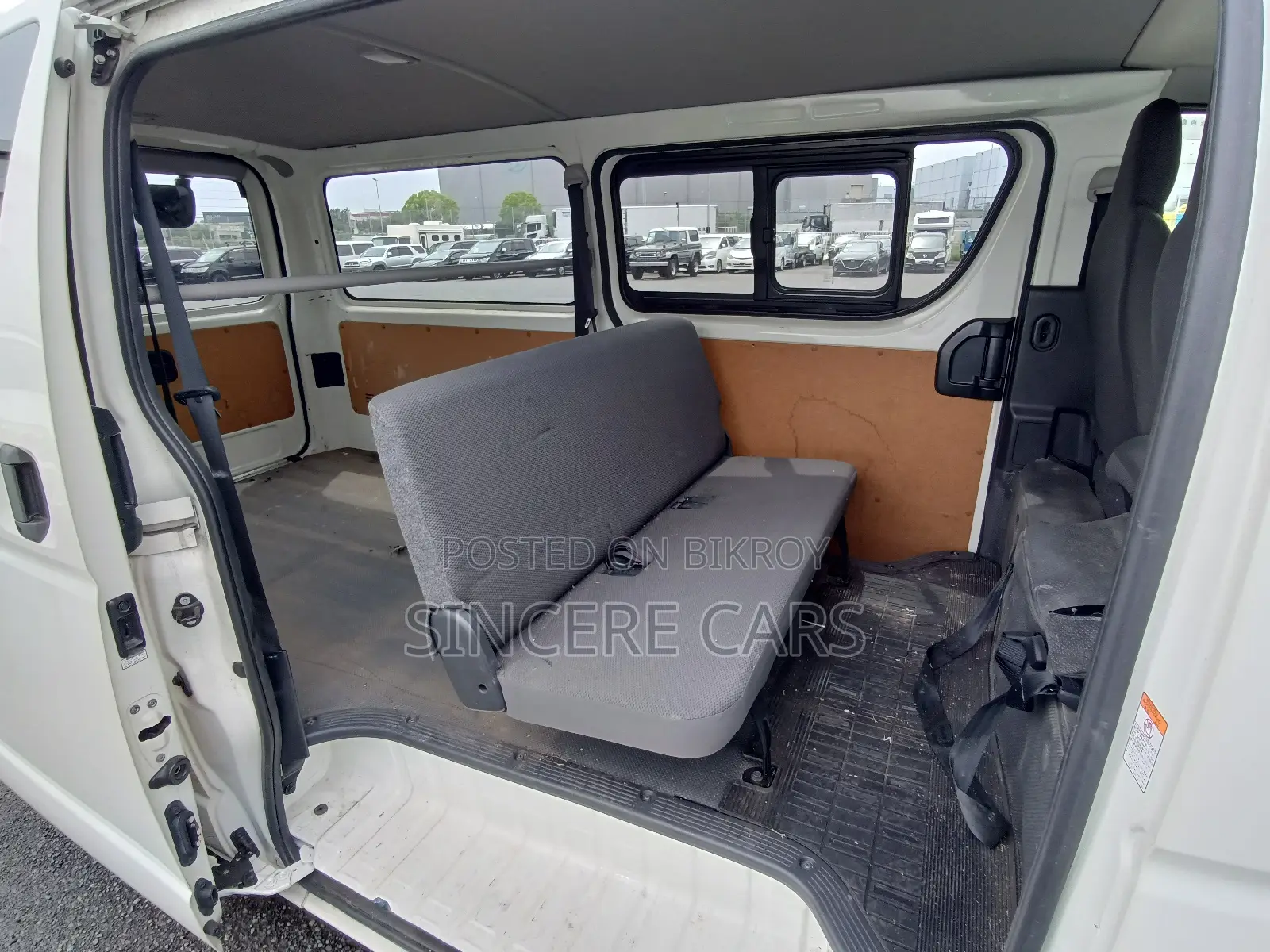 Toyota HiAce 2021 White