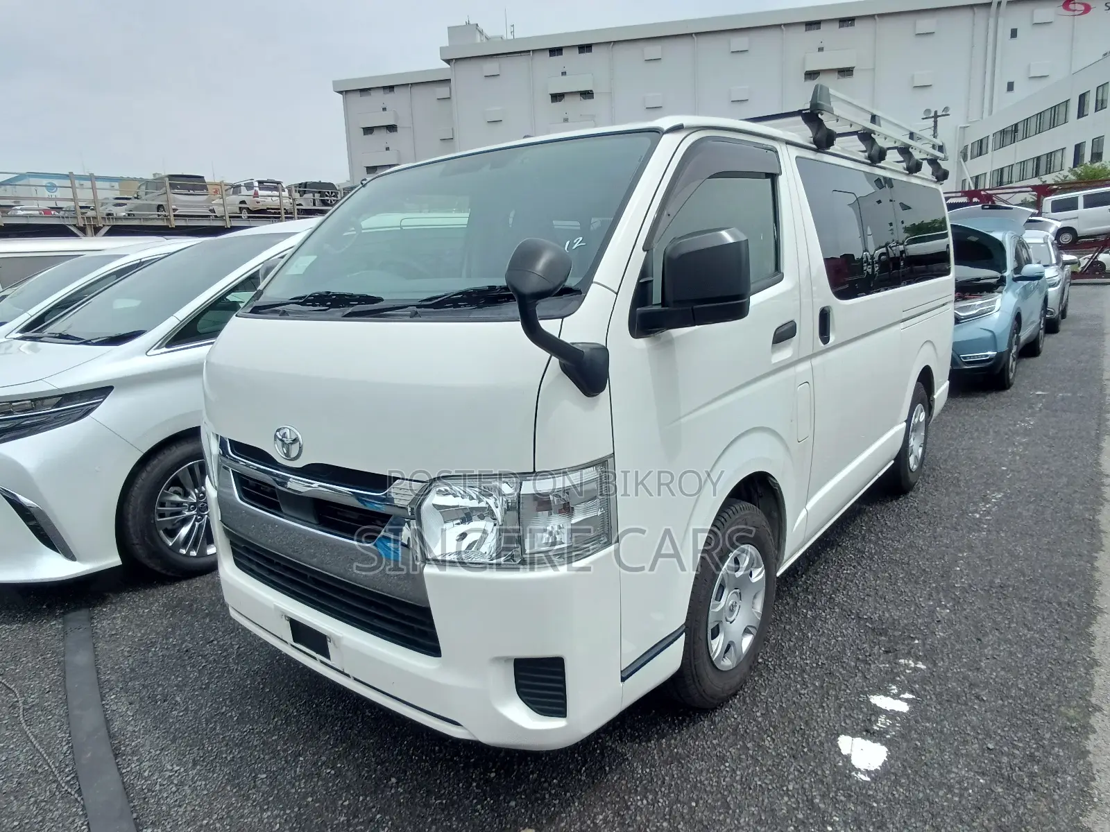 Toyota HiAce 2021 White