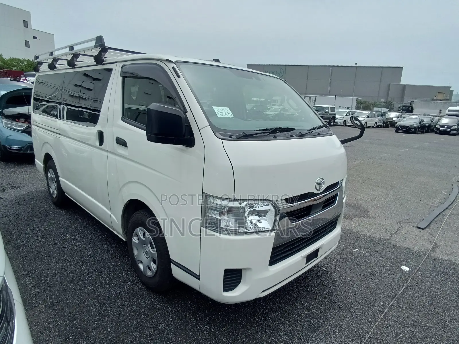 Toyota HiAce 2021 White