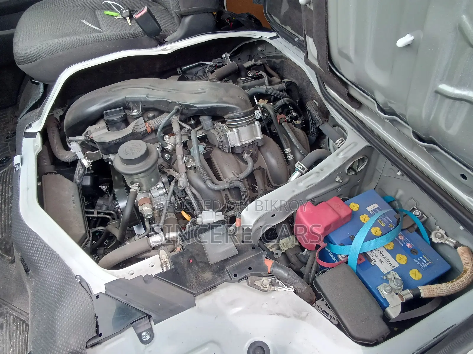 Toyota HiAce 2021 White
