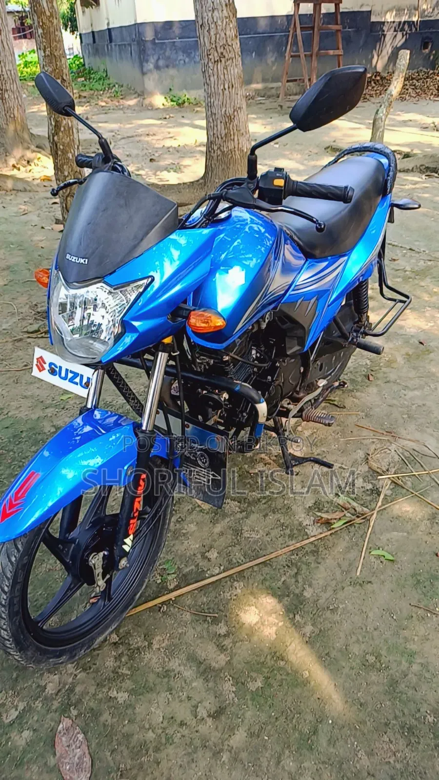 সুজুকি হায়াতে ২০২৩ নীল