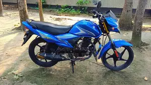 সুজুকি হায়াতে ২০২৩ নীল