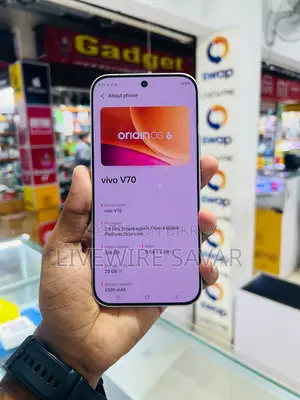 Vivo V70 256 GB Yellow