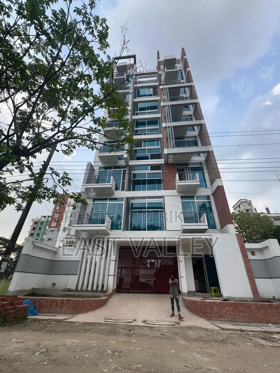 বসুন্ধরার এম এ রহিমে ৩ বেডরুমের ফার্নিশড অ্যাপার্টমেন্ট বিক্রয়ের জন্য