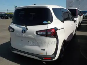 Toyota Sienta 2022 Pearl