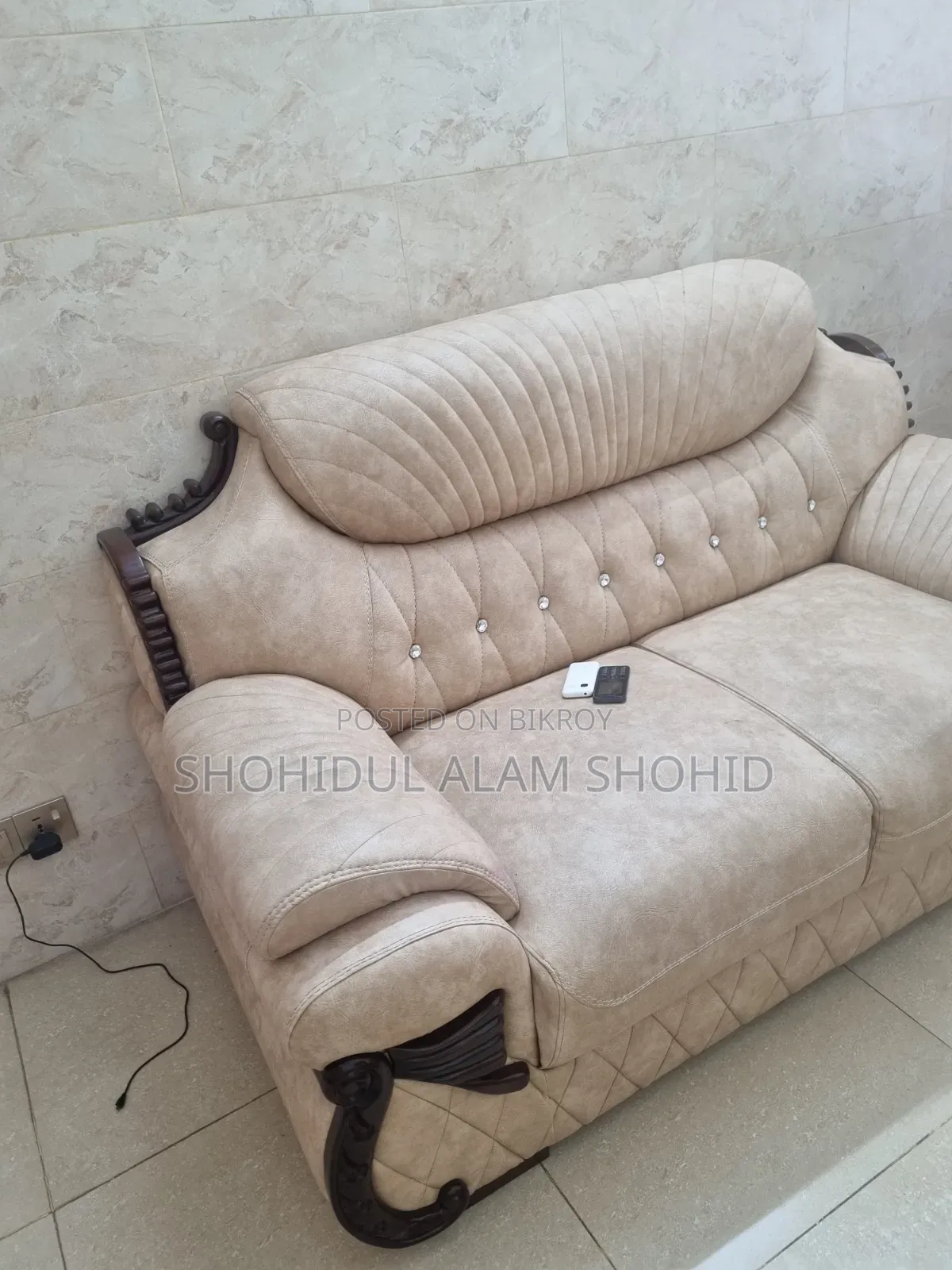 Leather Sofa. 2+2+1 with a tea table, including 4 stools.