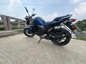 নতুন ইয়ামাহা এফজেড ২০২৩ ব্লু