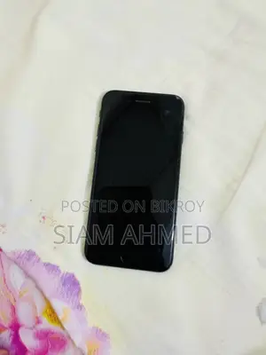 Apple iPhone SE (2020) 64 GB Black