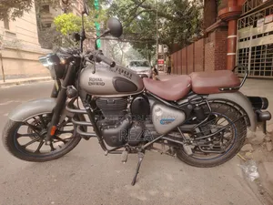 Royal Enfield Classic 350 2025 Gray