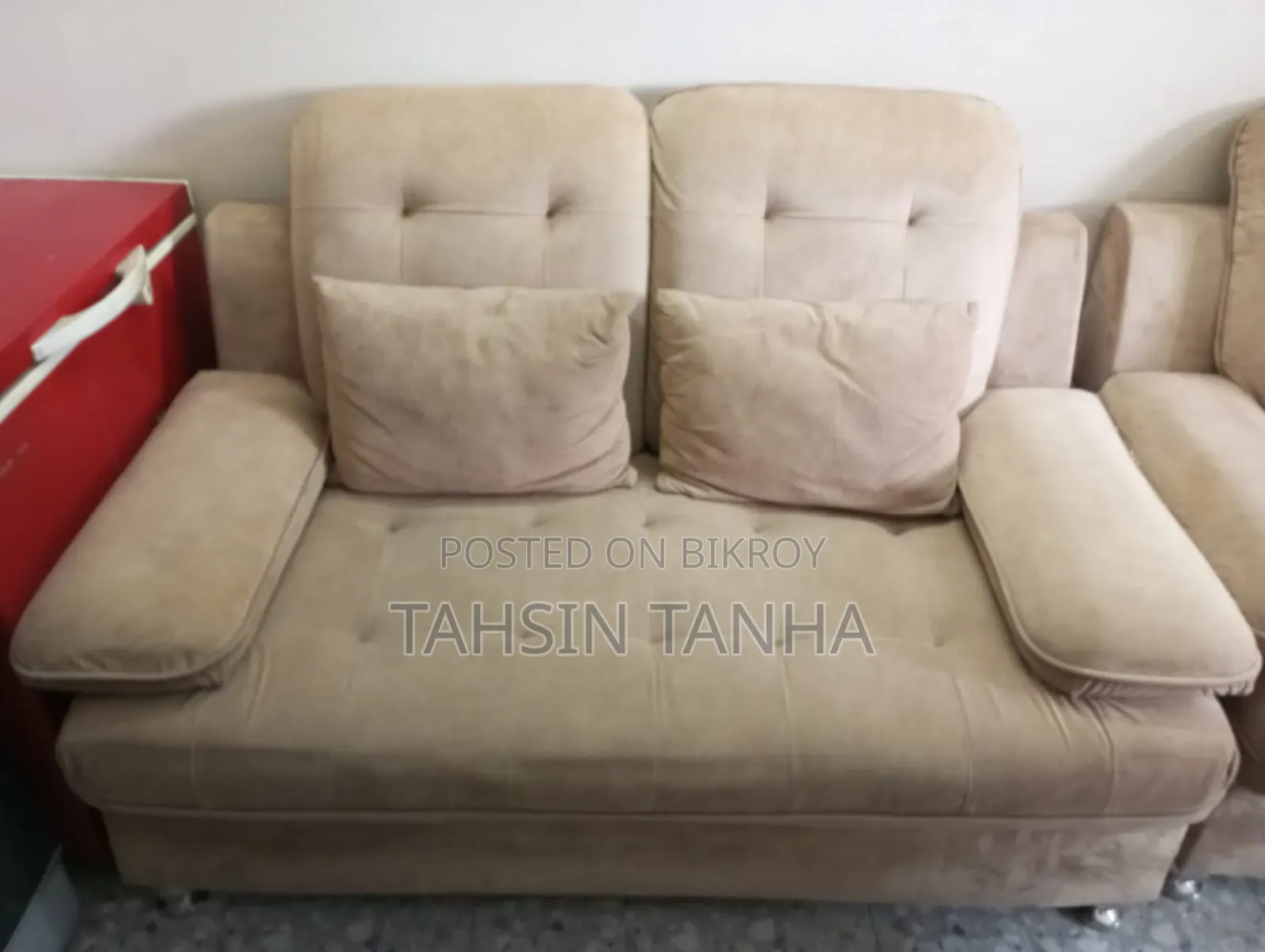 This is a 2+2+1 sofa. Includes 5 cushions. Brand new furniture.