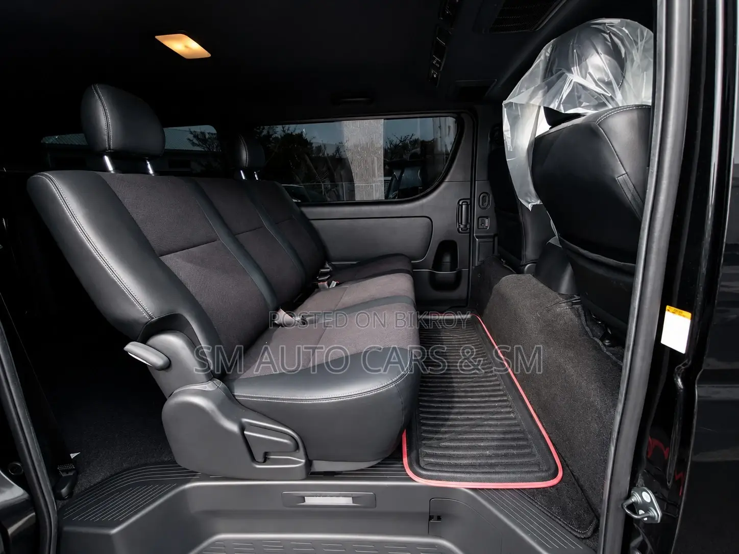 Toyota HiAce 2021 Black