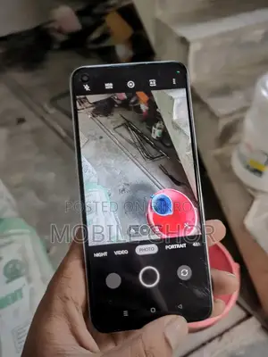রিয়েলমি ১২৮ জিবি সিলভার