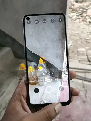 রিয়েলমি ১২৮ জিবি সিলভার