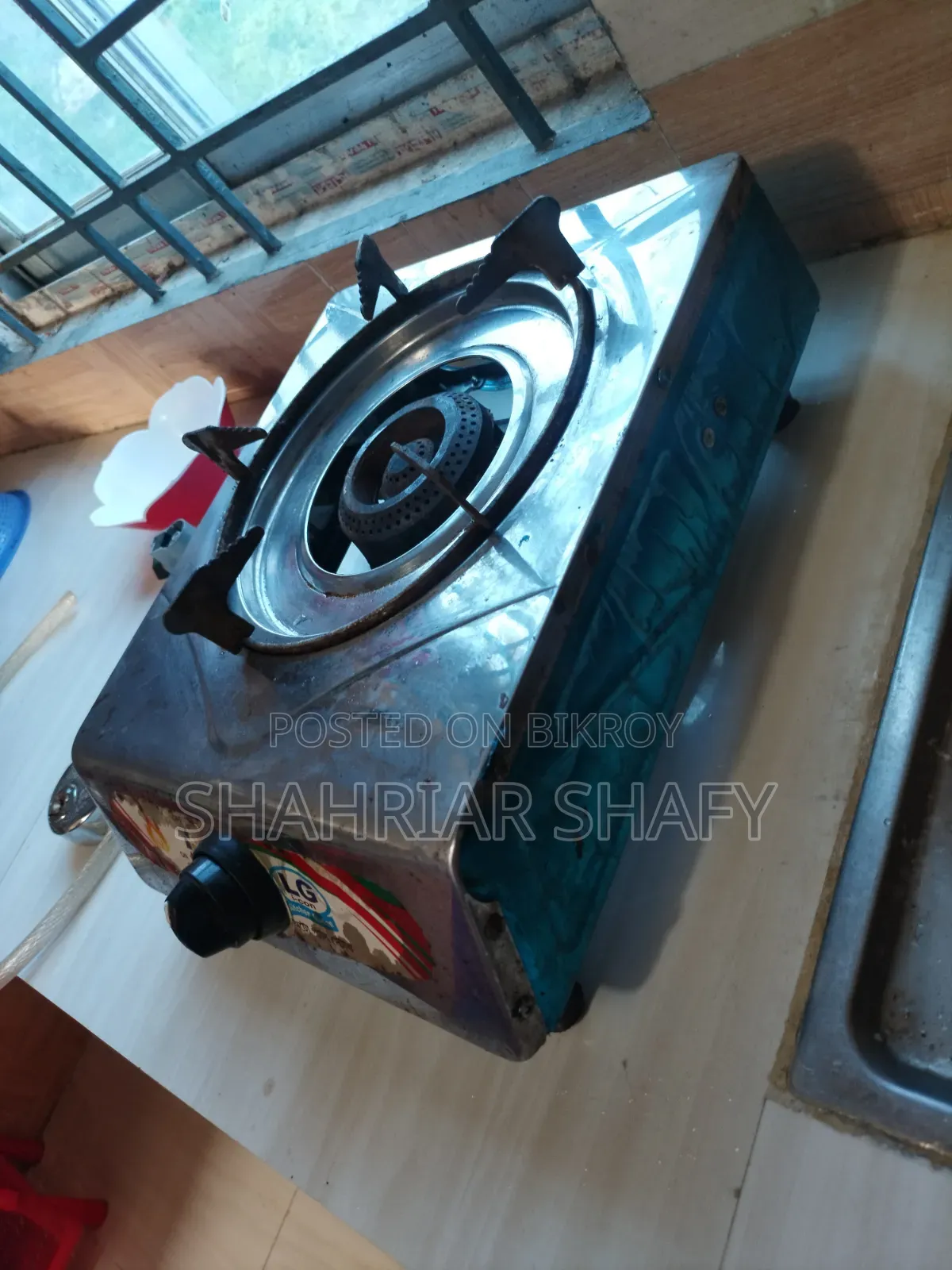 গ্যাসের চুলা সহ রেগুলেটর ও পাইপ