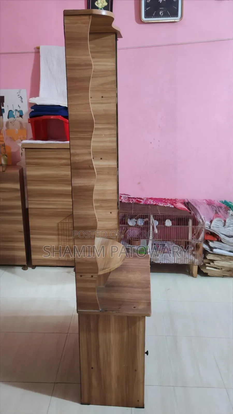 পুরতন ড্রেসিং টেবিল