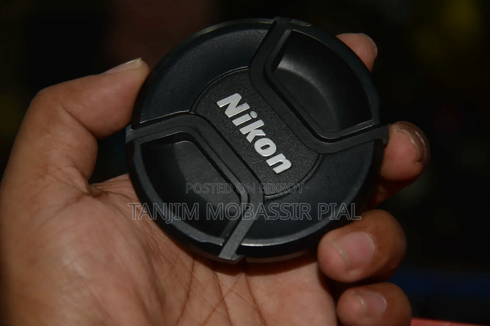 Nikon D5200 Body + 18-105mm VR Lens