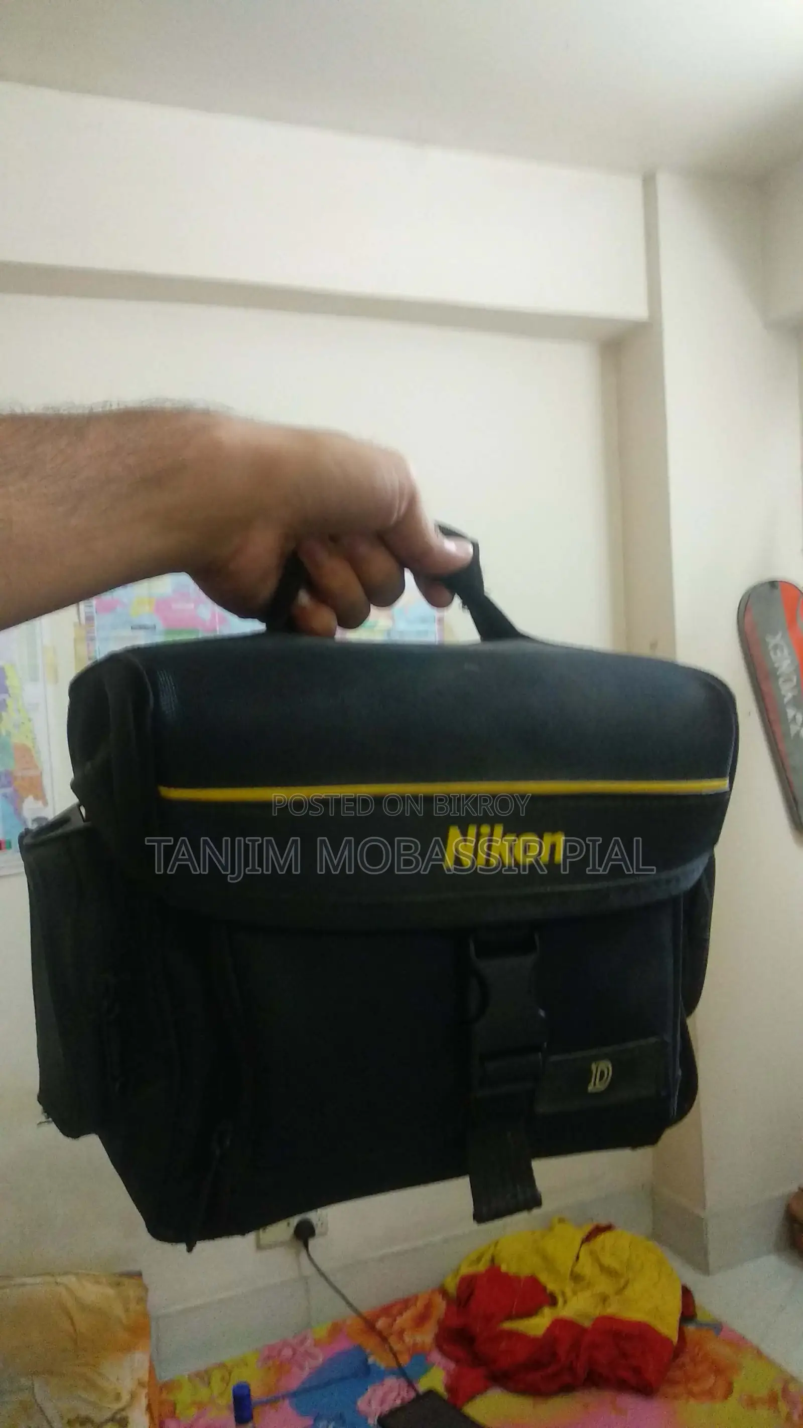 Nikon D5200 Body + 18-105mm VR Lens