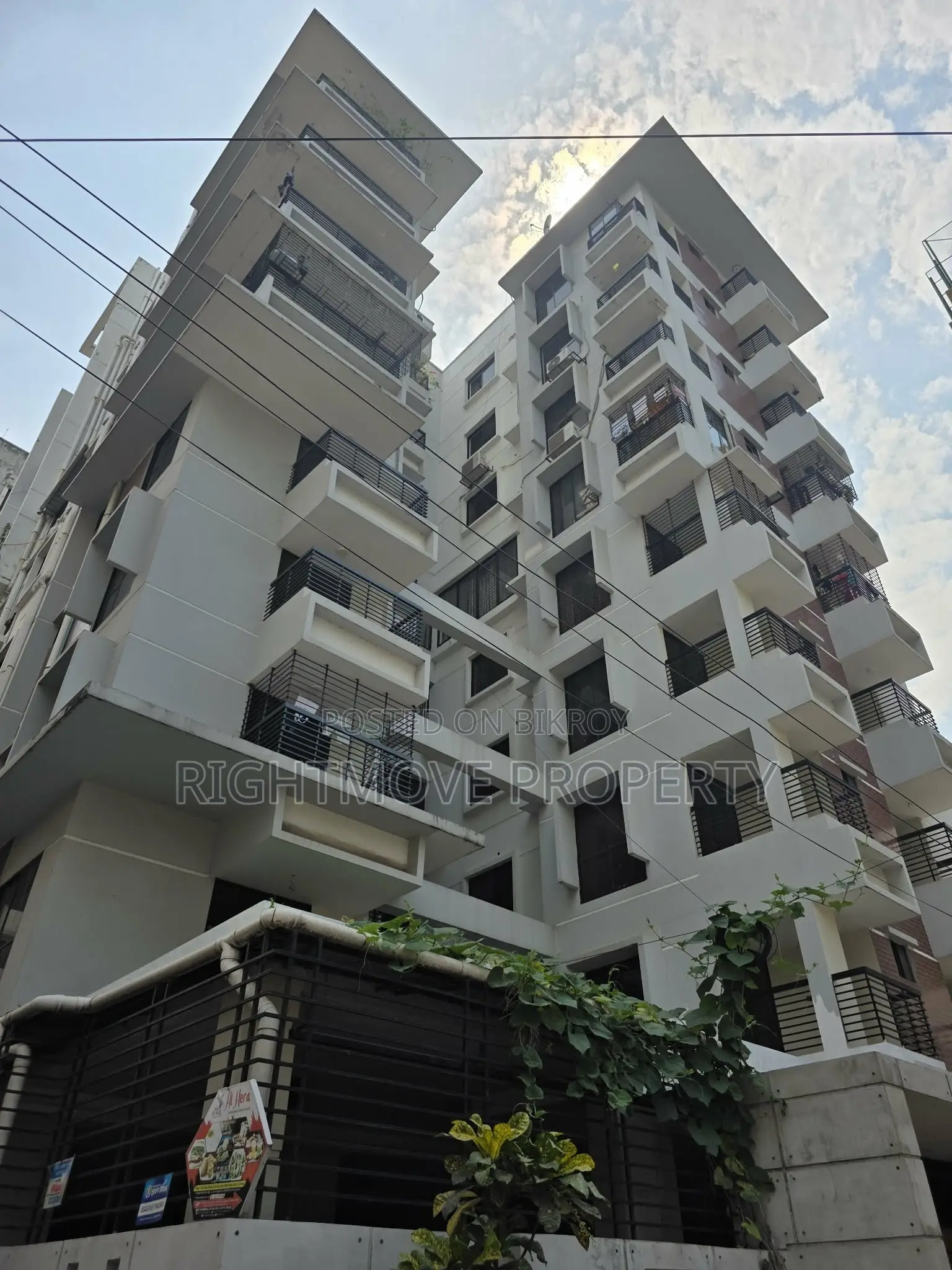 3bdrm Apartment in Dhanmondi for sale