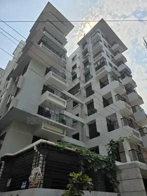 3bdrm Apartment in Dhanmondi for sale