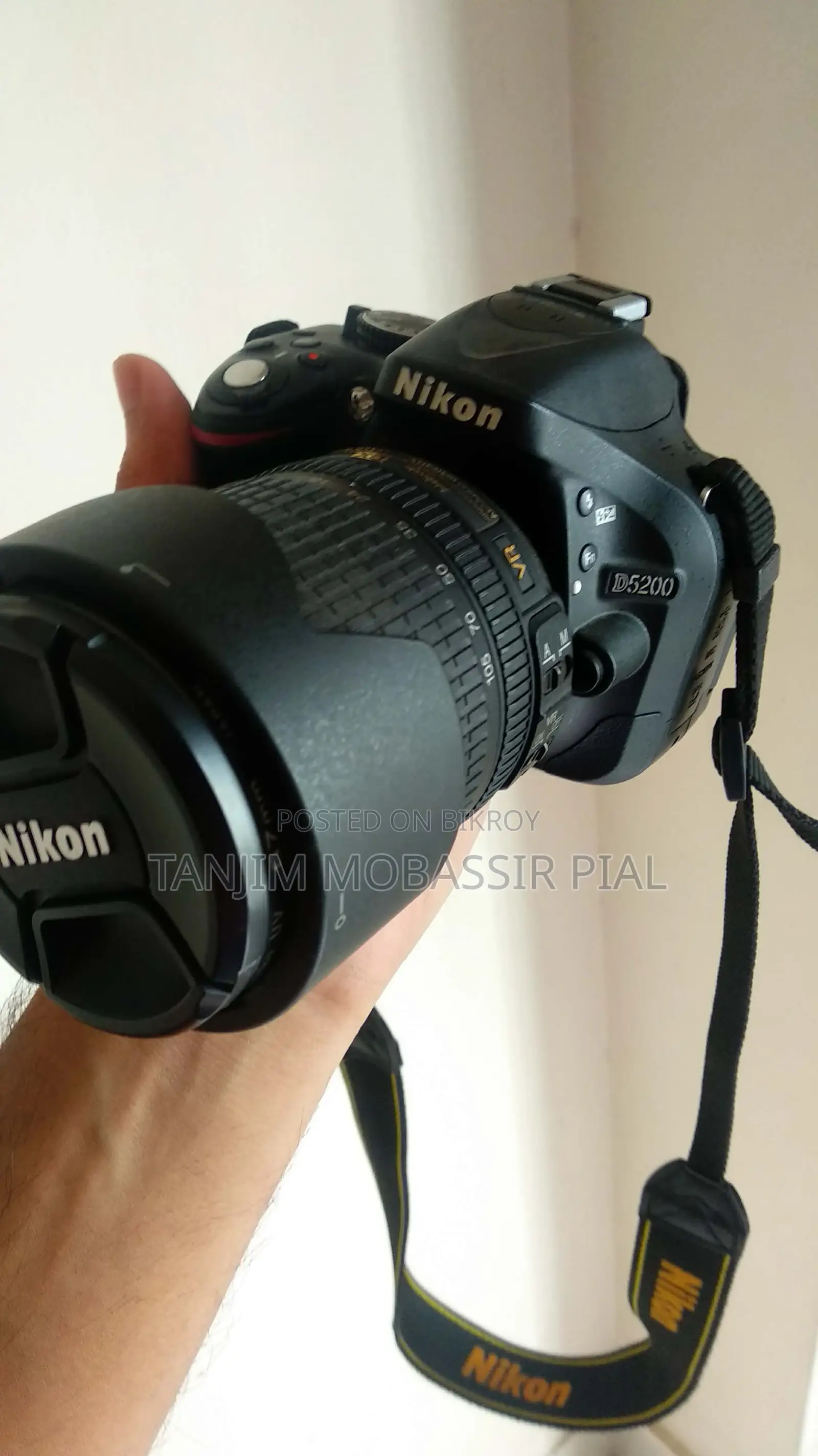 Nikon D5200 Body + 18-105mm VR Lens