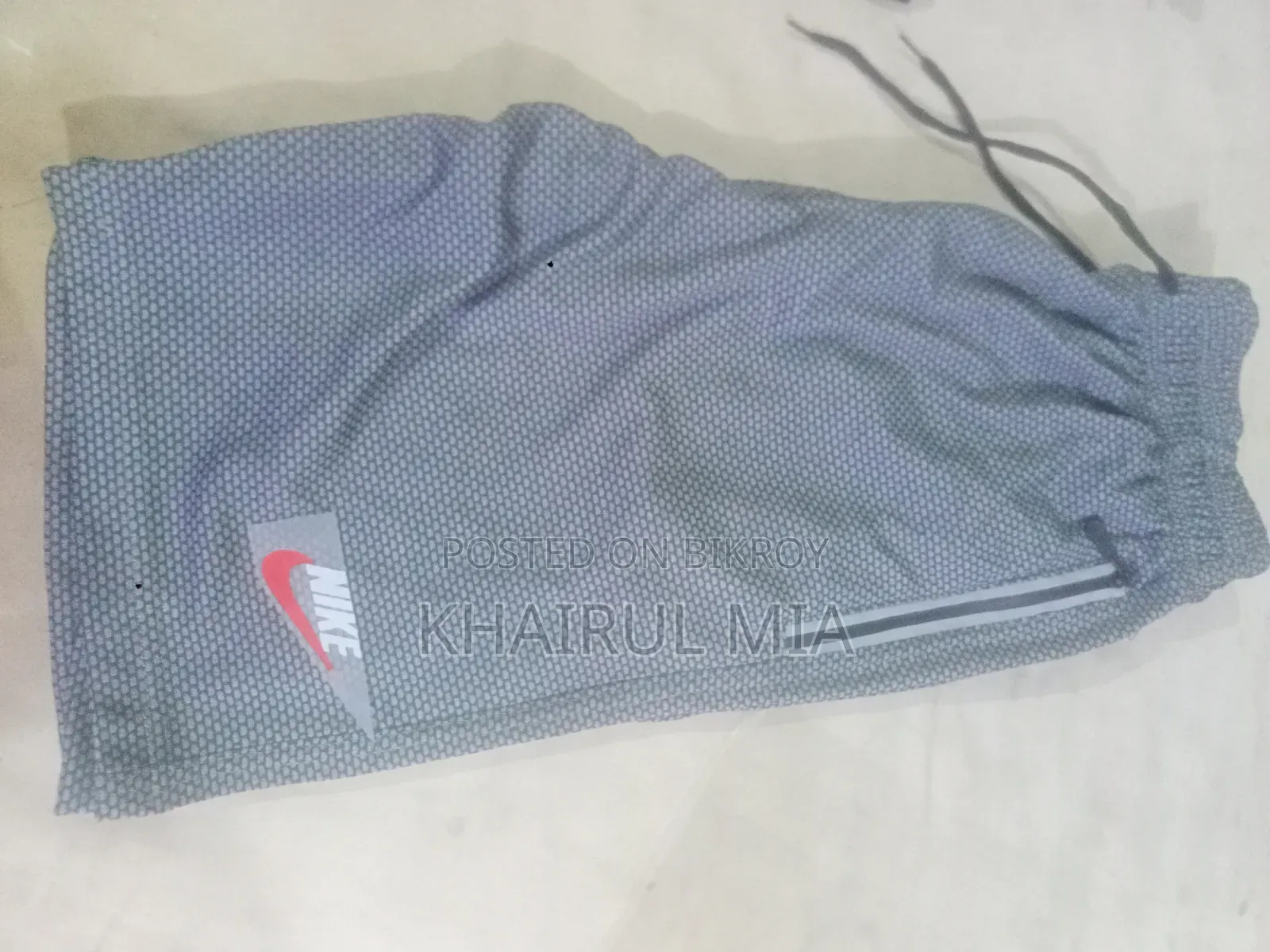 আমাদের এখানে পায়কারি ও শর্ট প্যান্ট এবং টাউজার পাওয়া যায়। লোকেশন: ময়মনসিংহ, গৌরীপুর