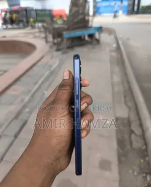 Oppo Reno13 128 GB Blue