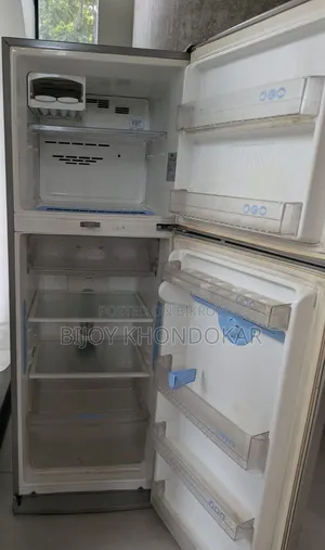 LG Refrigerator - 313 Liters
