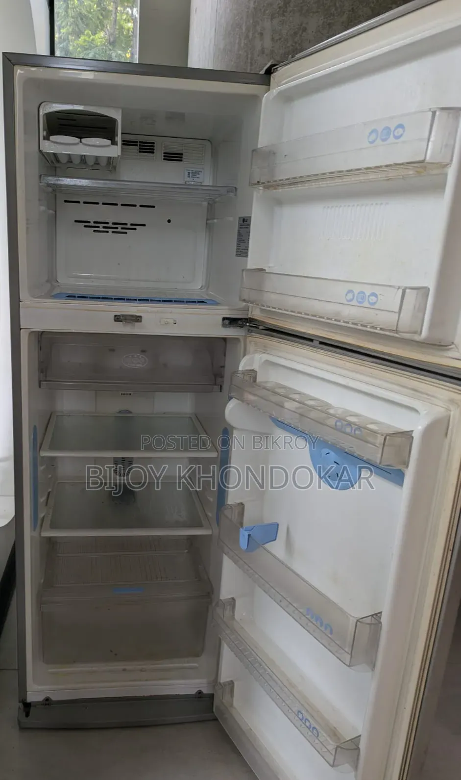 LG Refrigerator - 313 Liters