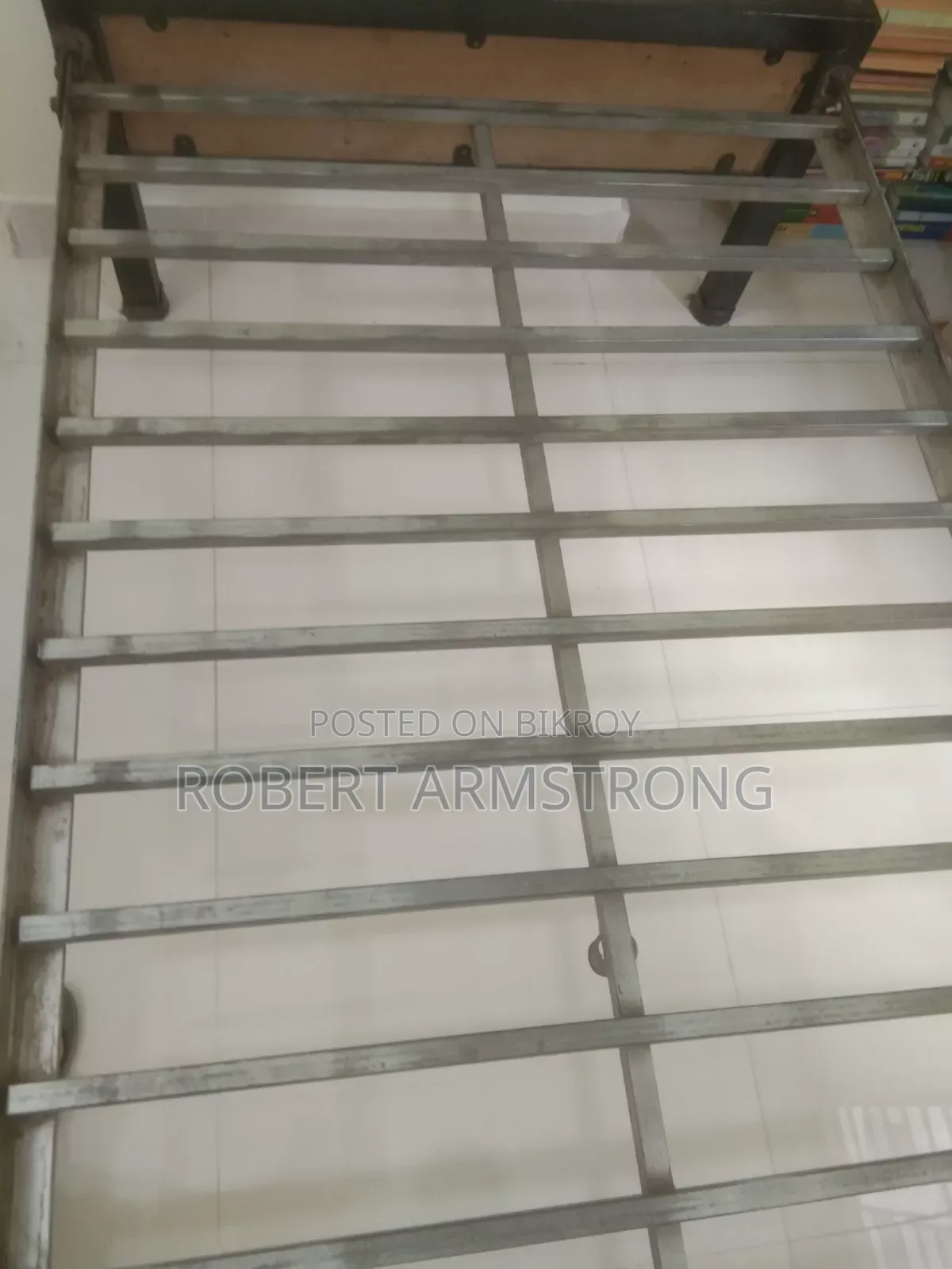 একটি মজবুত স্টিলের খাট বিক্রি হবে