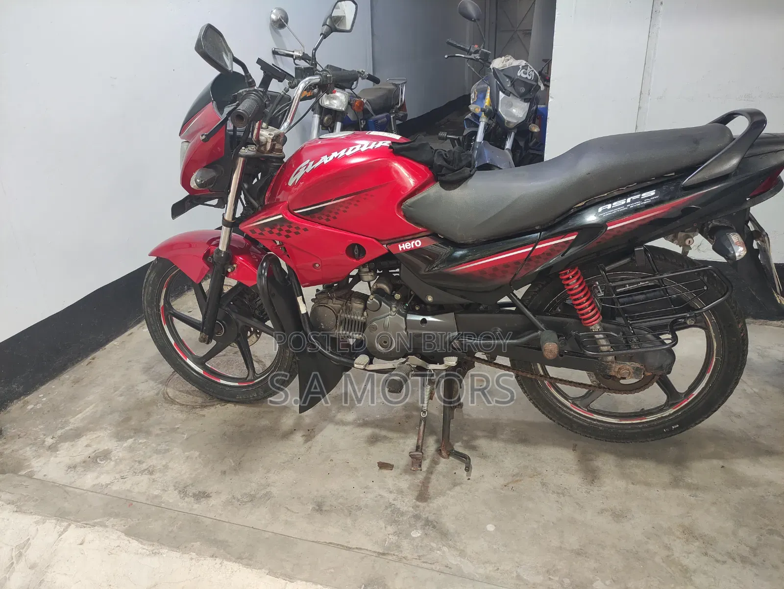 Hero Glamour 2019 Red