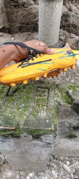 ফুটবল বুট