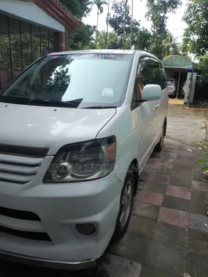 Toyota Noah 2.0 AWD (8 Seater) 2003 White