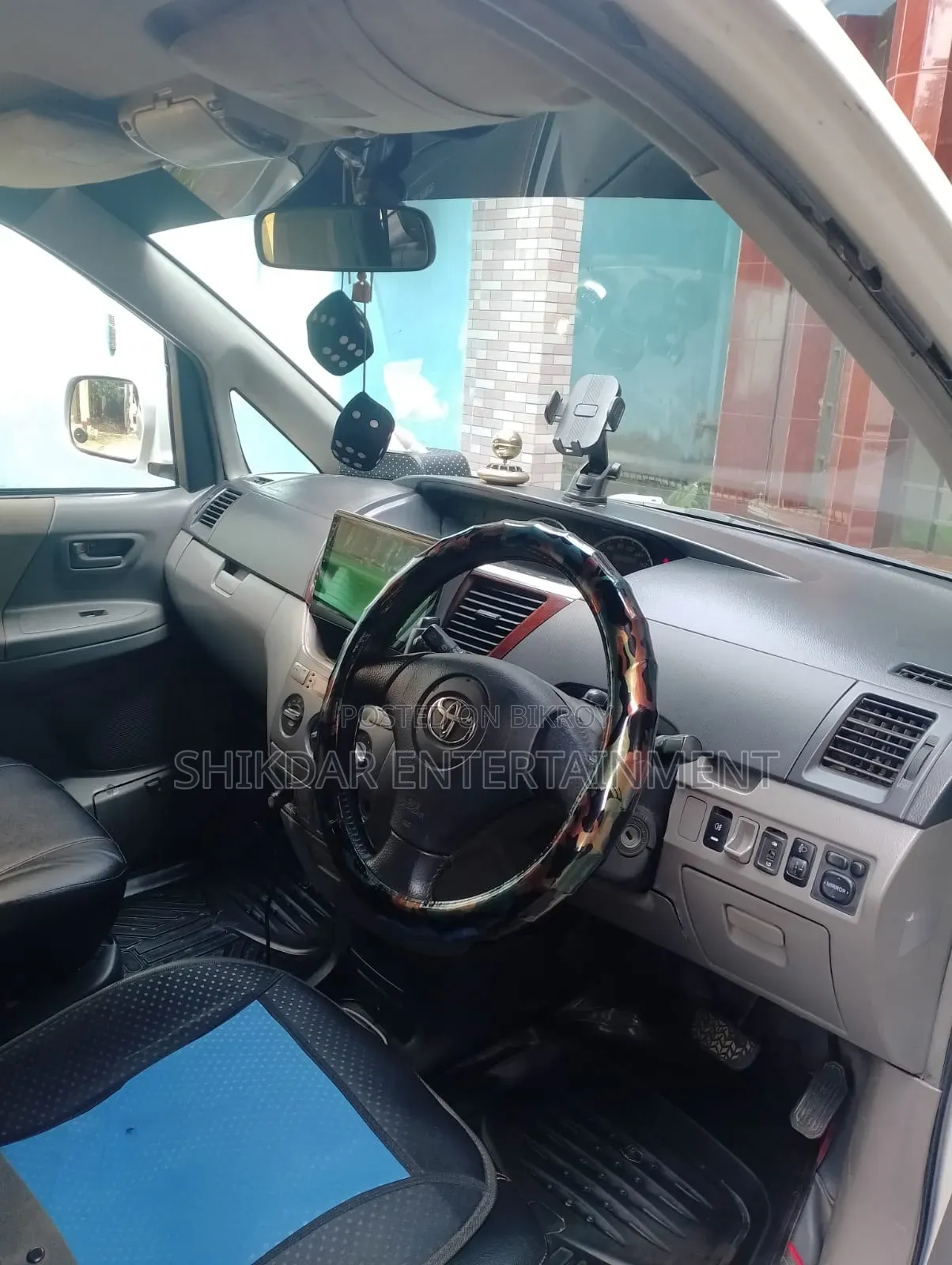 Toyota Noah 2.0 AWD (8 Seater) 2003 White