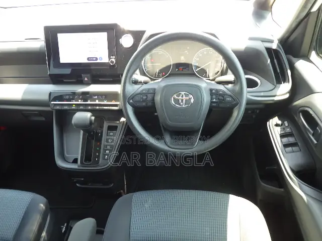 Toyota Noah 2022 Pearl